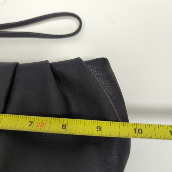 Simply Vera Vera Wang Black Clutch - Picture 8 of 8